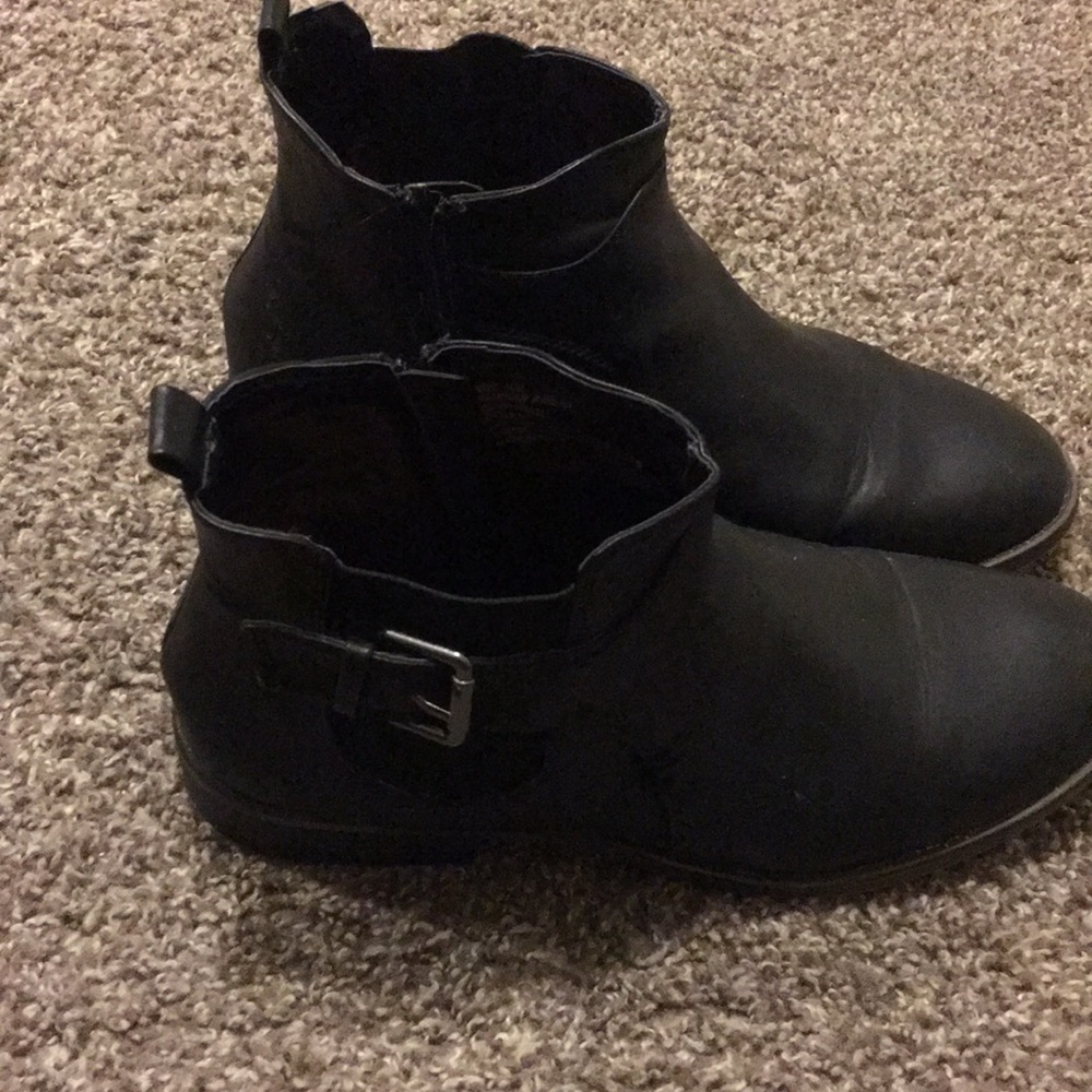Shoes - Picture 3 of 3